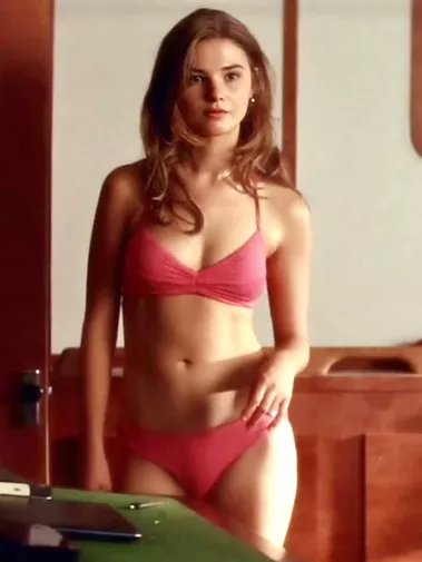 Stefanie Scott